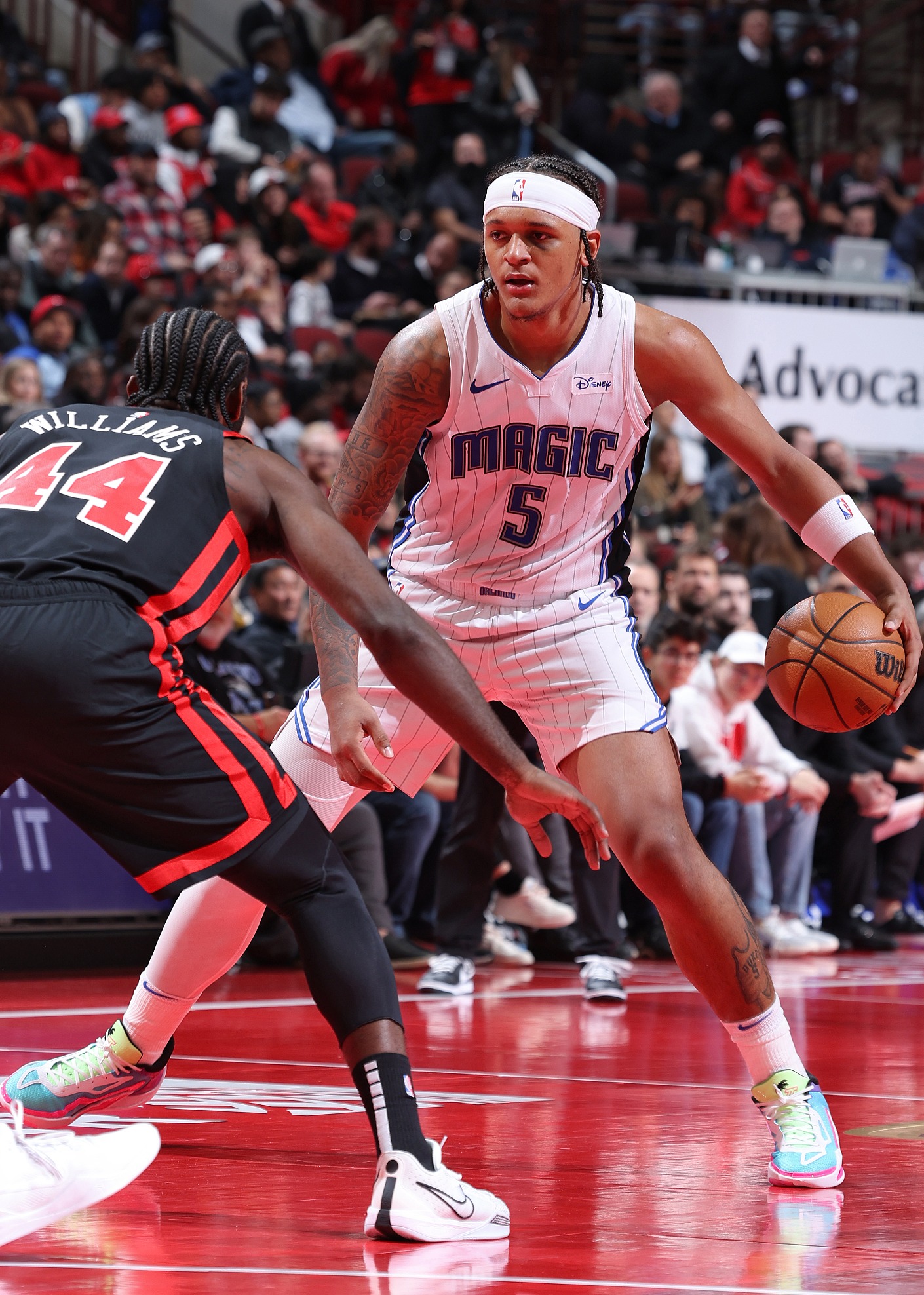 芝加哥公牛迎英超关键赛,关键时刻单刀错失,赛场秩序良好,轮换策略成焦点(洛杉矶湖人vs芝加哥公牛) 芝加哥公牛迎英超关键赛,关键时刻单刀错失,赛场秩序良好,轮换策略成焦点(洛杉矶湖人vs芝加哥公牛)