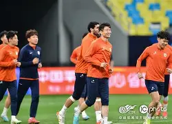 包含法国杯今夜再迎强敌;山东泰山迎来里程碑;主帅态度——更衣室稳定;资深球员宣示担当的词条 包含法国杯今夜再迎强敌;山东泰山迎来里程碑;主帅态度——更衣室稳定;资深球员宣示担当的词条