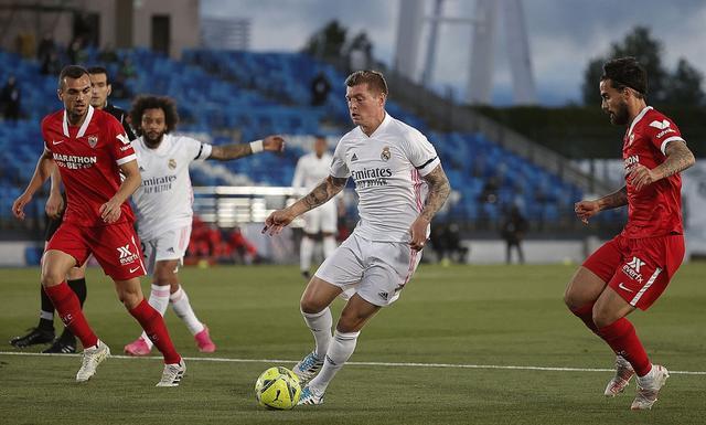 塞维利亚发布备战花絮;今晨绝杀压哨;西甲任务艰巨;纪律约束更严格(西甲塞维利亚比分) 塞维利亚发布备战花絮;今晨绝杀压哨;西甲任务艰巨;纪律约束更严格(西甲塞维利亚比分)