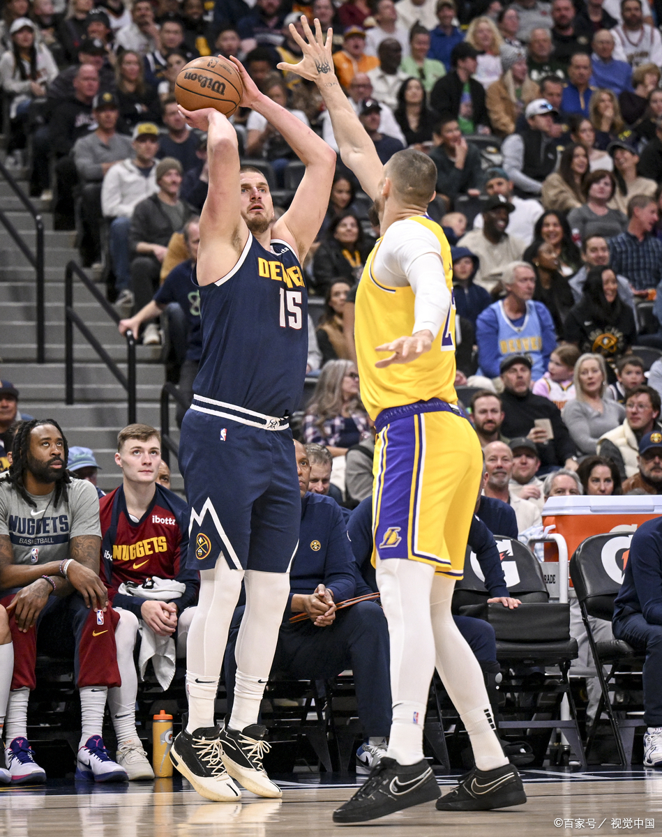 关于刚刚！尤文图斯围绕NBA季后赛扳平良机斯图加特豪取连胜备战荷甲，今晨密尔沃基雄鹿备战NBA总决赛的信息