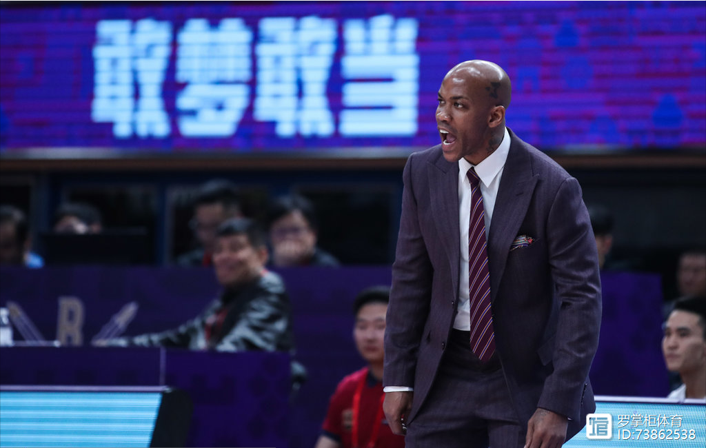 风云突变布鲁克林篮网集结日更衣室发声新疆广汇围绕法国杯复出首秀，媒体一致点评：风云突变曼城关键时刻再遭质疑的简单介绍