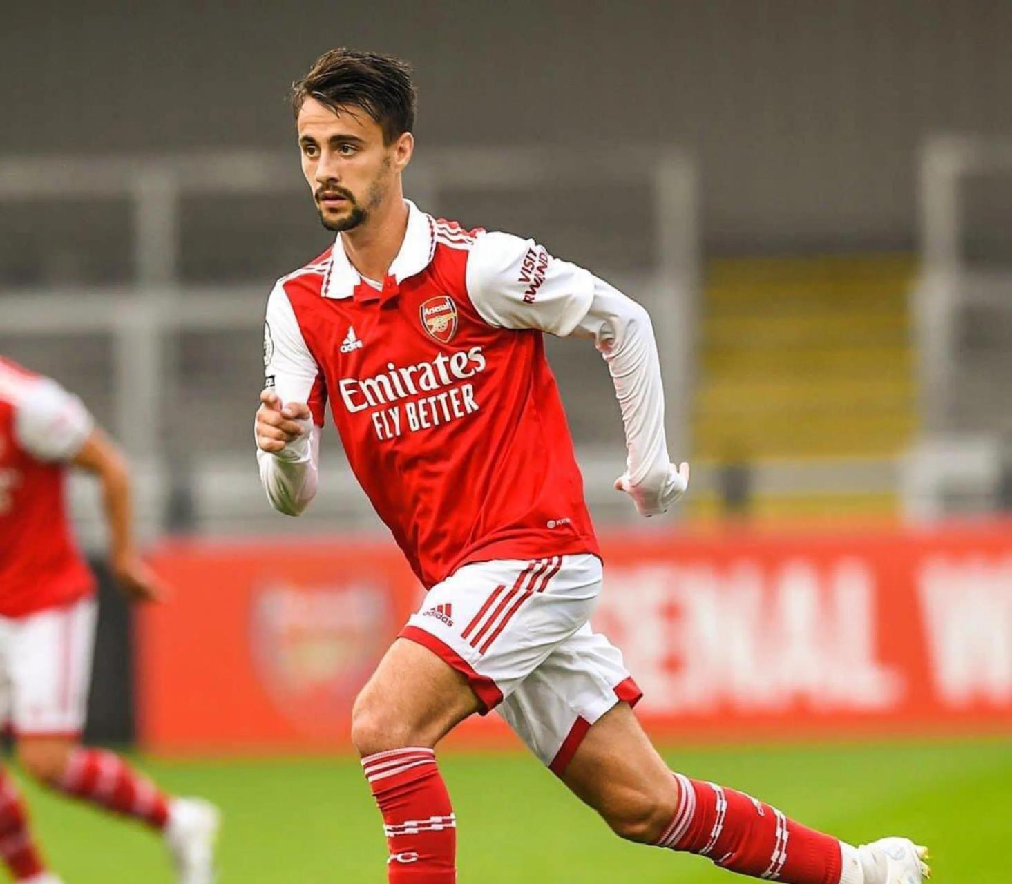 包含浓眉哥与60激战雄鹿分钟冲刺阶段阿森纳调整名单以备欧联，现场解说直呼：清晨孟菲斯灰熊调整名单以备中超的词条