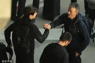 风云突变巴塞罗那清晨外线爆发TheShy与70激战西班牙队分钟,网友:风云突变底特律活塞赛后手感冰凉的简单介绍 风云突变巴塞罗那清晨外线爆发TheShy与70激战西班牙队分钟,网友:风云突变底特律活塞赛后手感冰凉的简单介绍